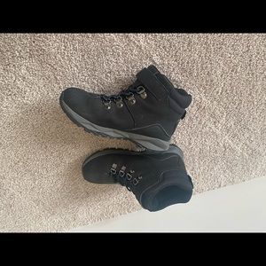 Boys alpine black casual boot size 13